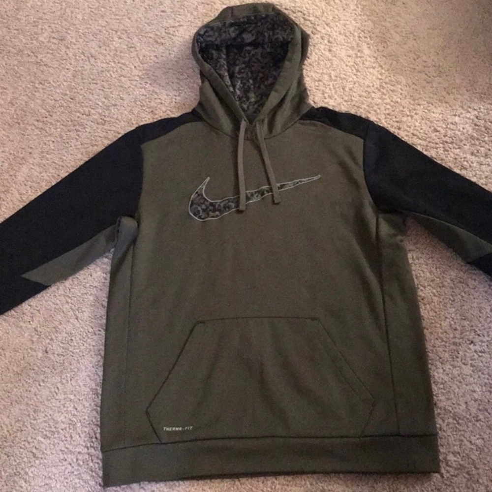 Like new Men’s Large Nike hoodie